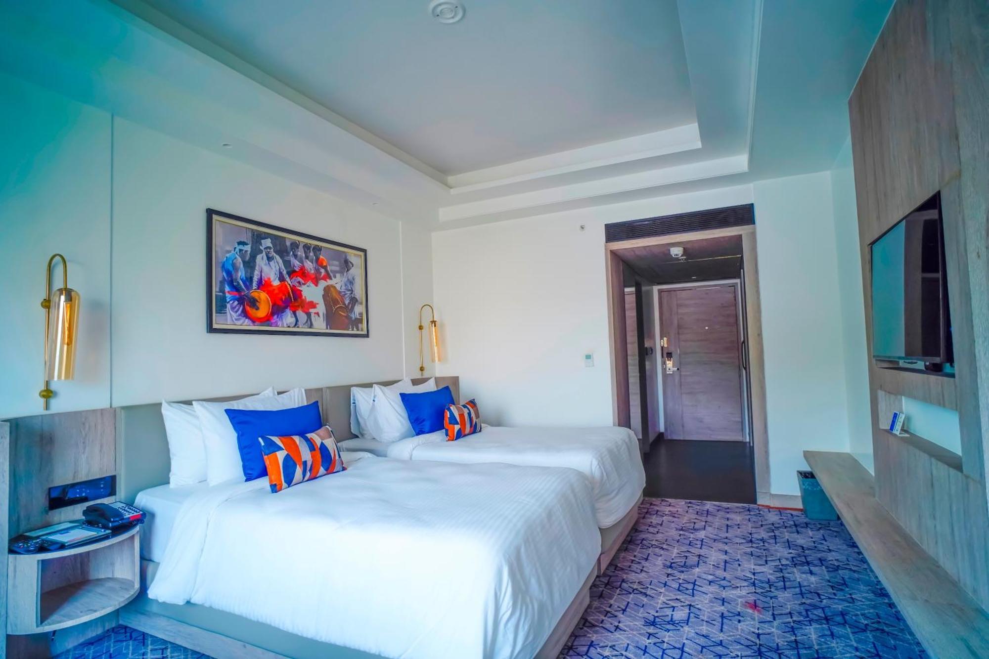 Ishaan Sarovar Portico Деогарх Экстерьер фото