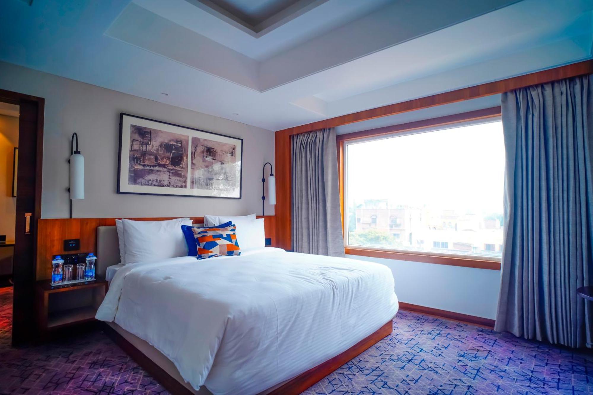 Ishaan Sarovar Portico Деогарх Экстерьер фото